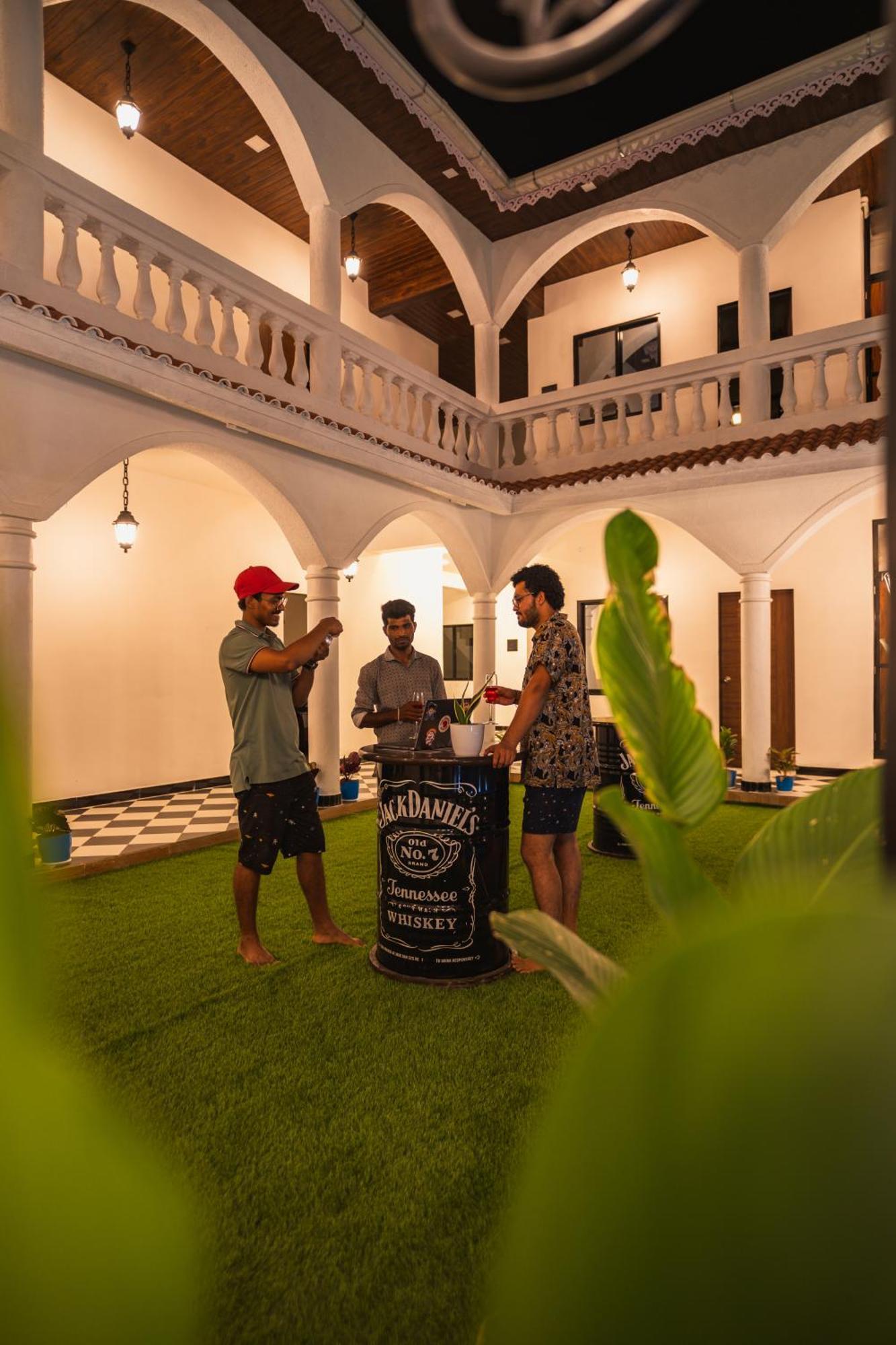 Sapphire Mansion Hotell Alībāg Eksteriør bilde